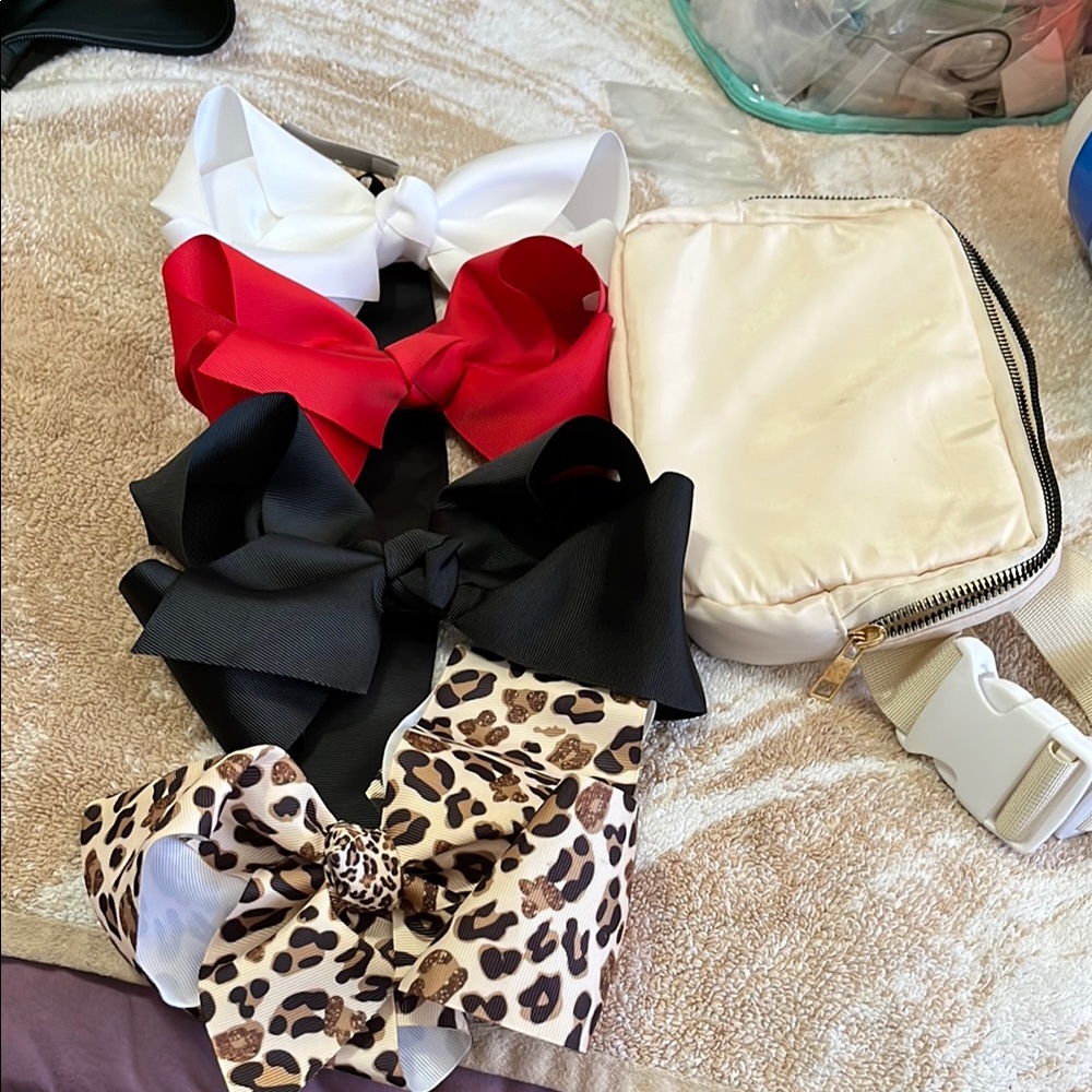 Chic Red and Black Hair with fanny pack Accessories Set